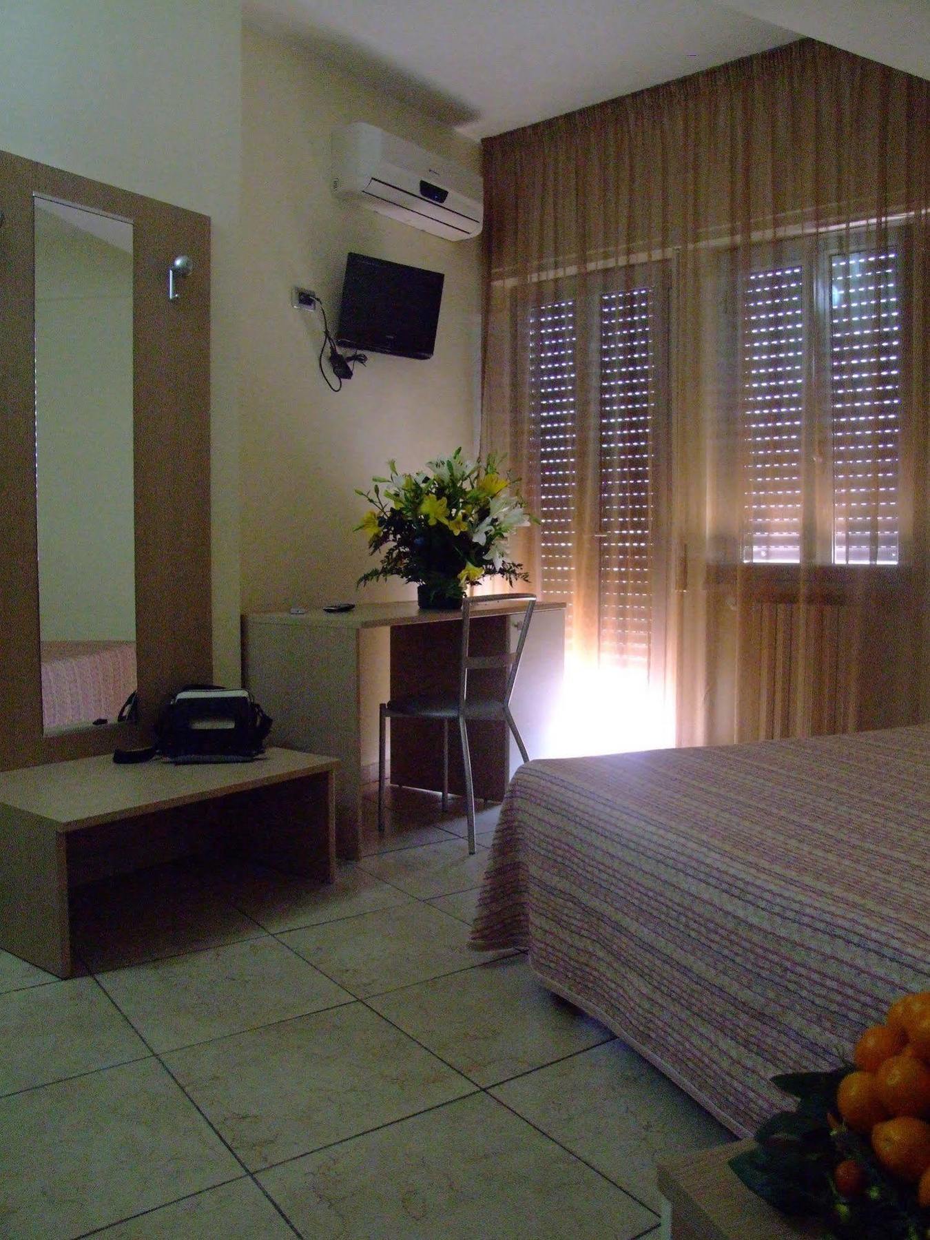 Hotel San Luca Rossano Eksteriør bilde
